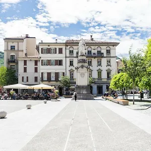 Shades Of With Private Terrace By Rent Apartment Como